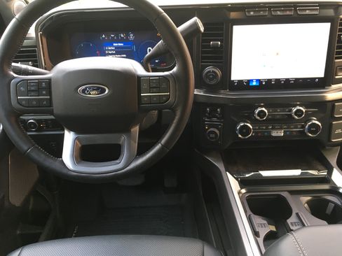 Used 2023 Ford F250 Lariat w/ Lariat Ultimate Package AWD/4WD image 16