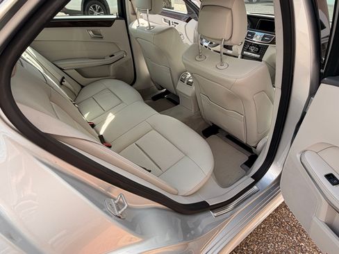 Used 2015 Mercedes-Benz E 350 E 350 4MATIC Sedan 4D image 5