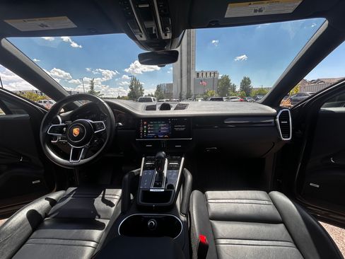 Used 2020 Porsche Cayenne E-Hybrid Coupe AWD/4WD image 8