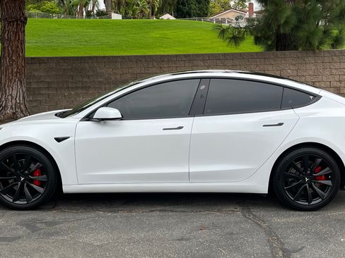 Used 2018 Tesla Model 3 Long Range image 1