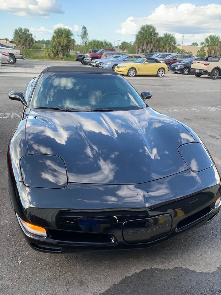 Used 1999 Chevrolet Corvette Convertible w/ Memory Pkg RWD image 11