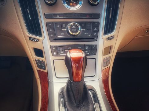 Used 2011 Cadillac CTS Luxury image 17