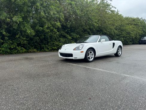 Used 2002 Toyota MR2 RWD image 22