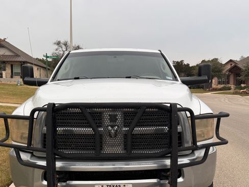 Used 2012 RAM 2500 ST w/ Chrome Appearance Group image 2