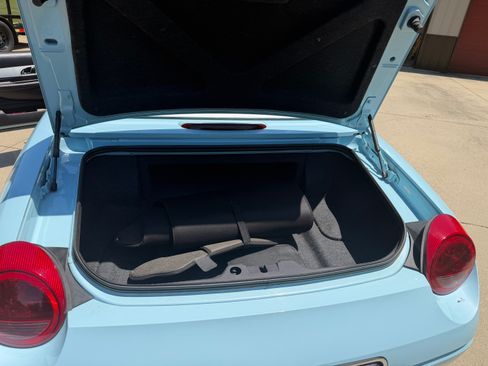 Used 2003 Ford Thunderbird RWD image 12