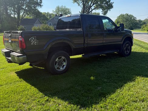 Used 2015 Ford F250 XLT w/ Camper Package AWD/4WD image 2
