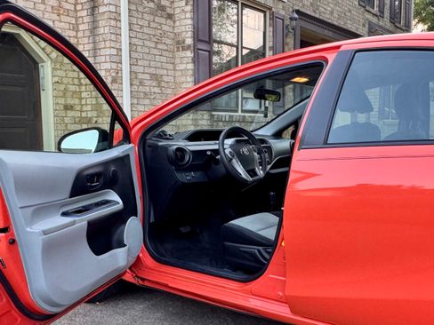 Used 2012 Toyota Prius C Two FWD image 6