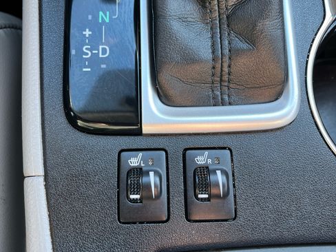 Used 2017 Toyota Highlander XLE image 9