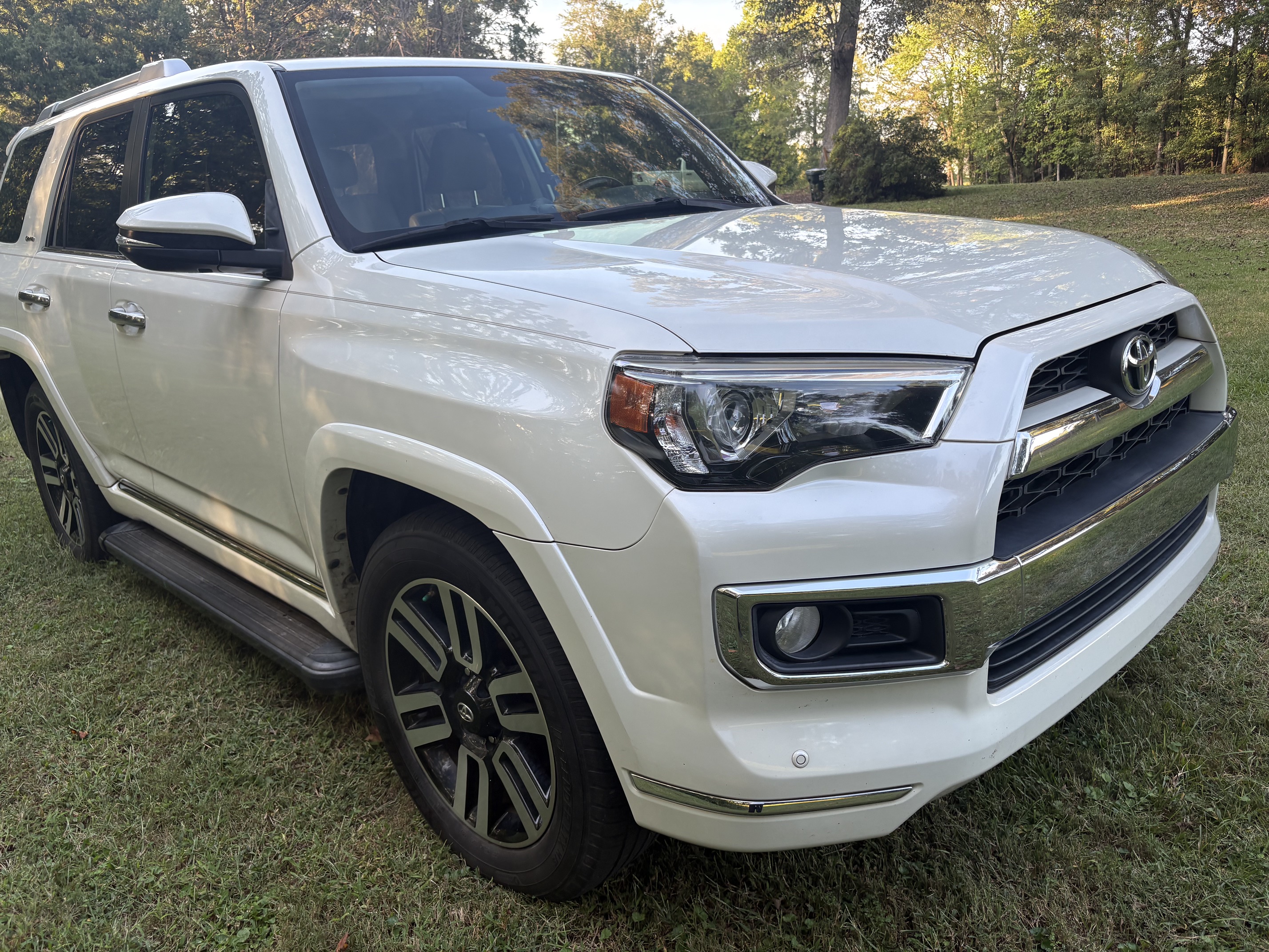 Used 2019 Toyota 4Runner Limited RWD image 2