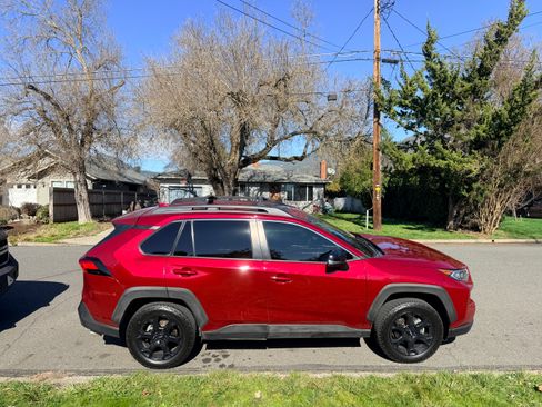 Used 2020 Toyota RAV4 TRD Off-Road image 6