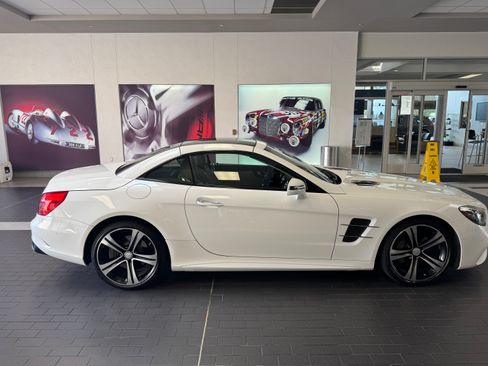 Used 2017 Mercedes-Benz SL 450 image 1