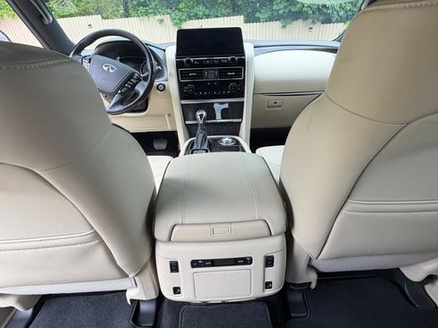 Used 2024 INFINITI QX80 Sensory AWD/4WD image 23