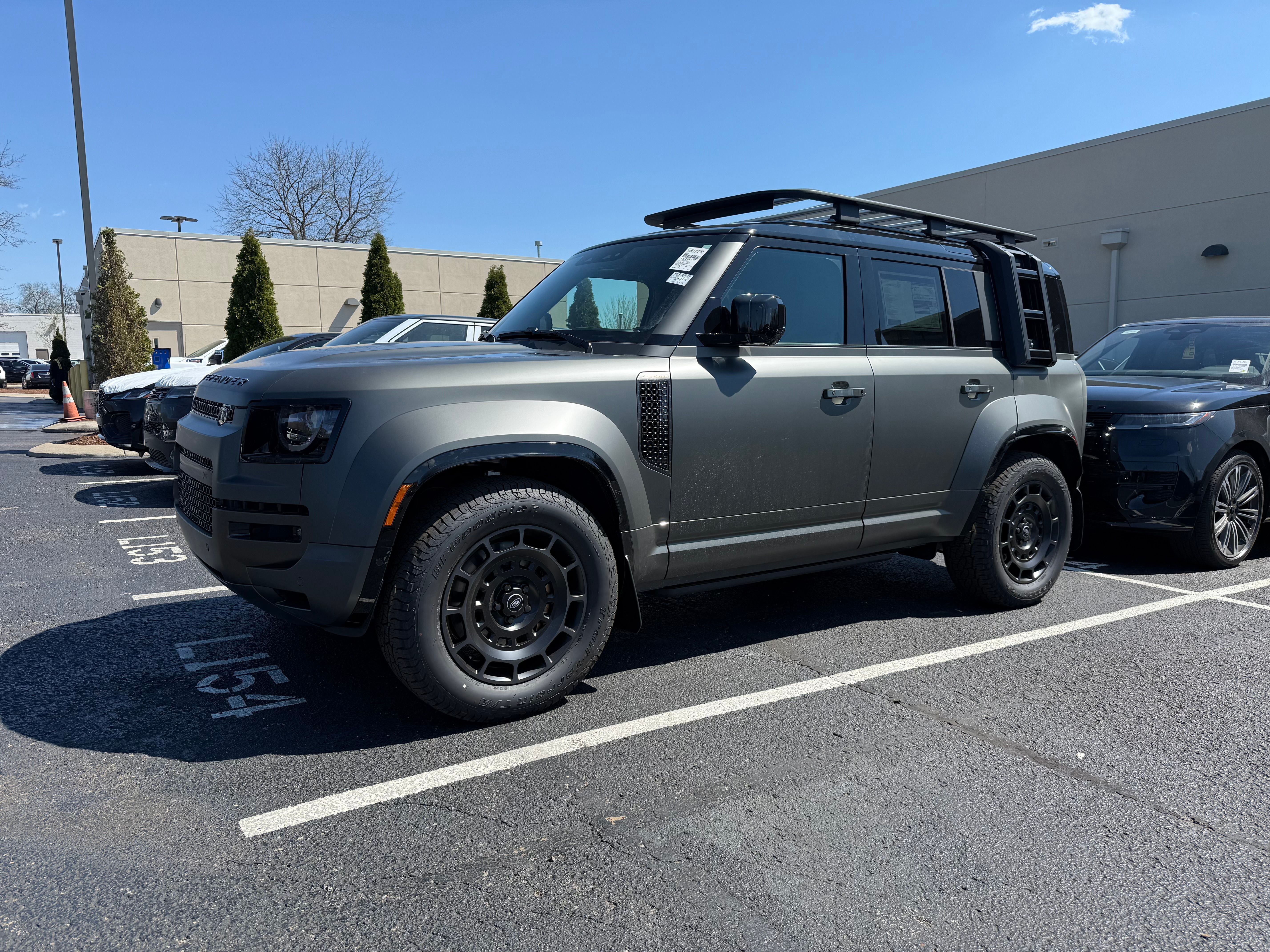 Used 2025 Land Rover Defender 110 AWD/4WD image 1