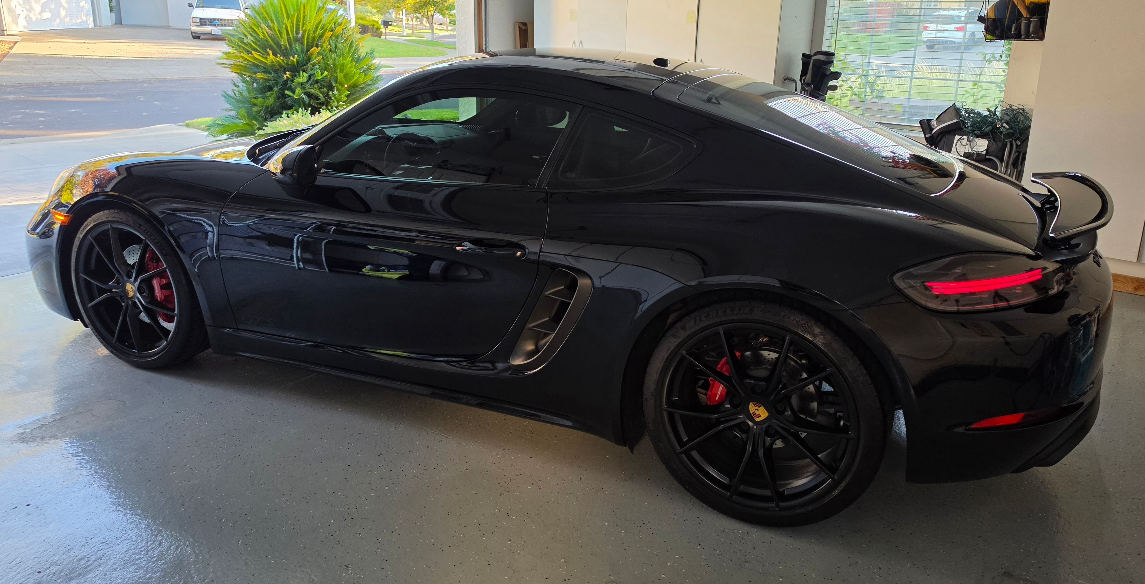 Used 2018 Porsche 718 Cayman GTS RWD image 10