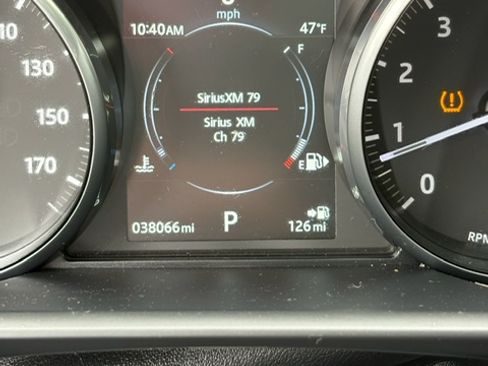 Used 2017 Land Rover Range Rover Sport HSE image 8