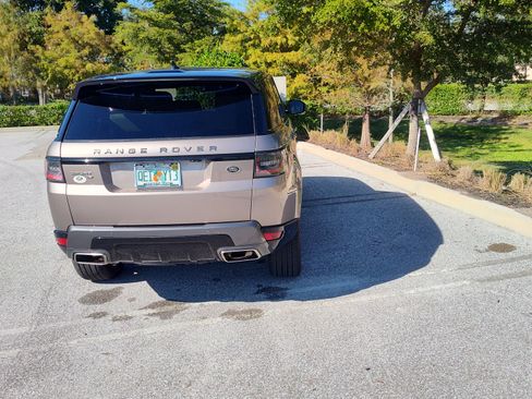 Used 2021 Land Rover Range Rover Sport HSE Silver Edition image 10