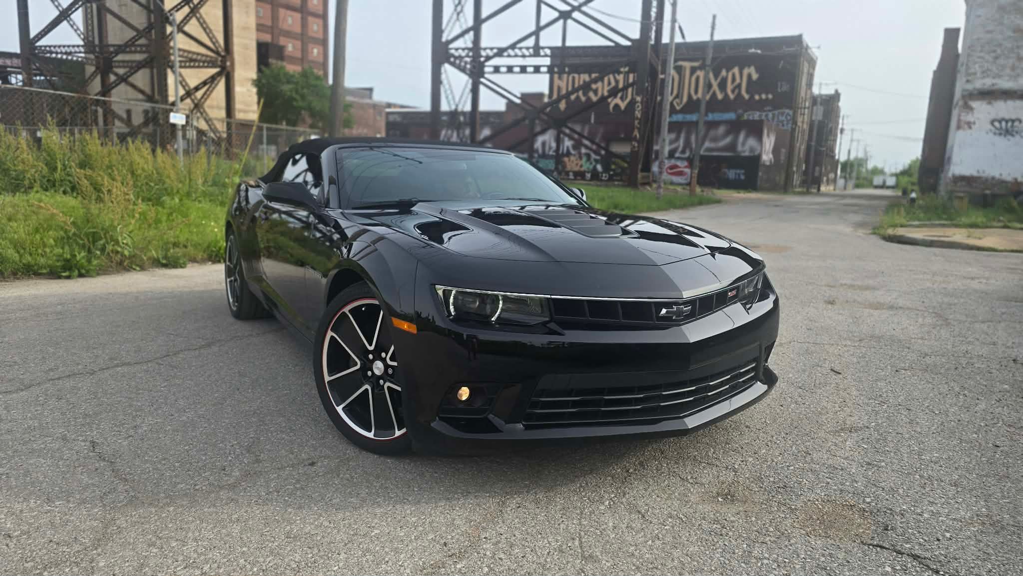 Used 2015 Chevrolet Camaro SS w/ RS Package RWD image 13