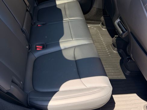 Used 2026 Tesla Model Y Long Range image 6