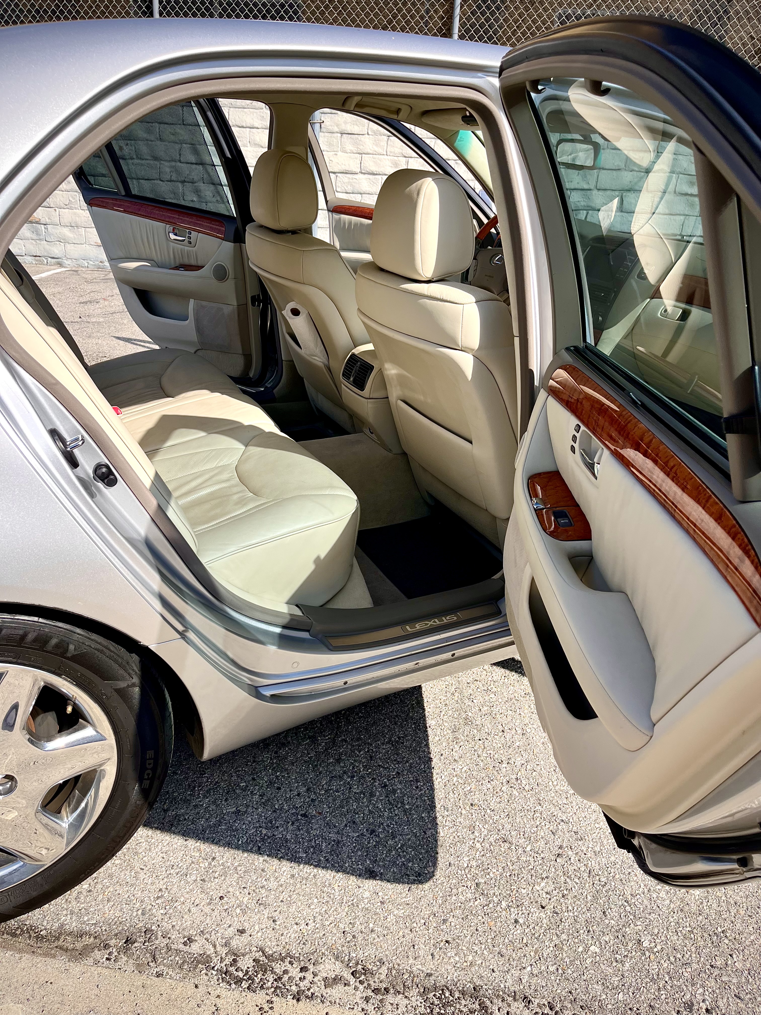 Used 2004 Lexus LS 430 RWD image 14