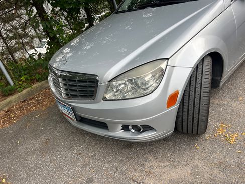 Used 2011 Mercedes-Benz C 300 4MATIC Sedan image 5