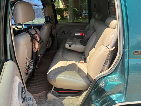 Used 1999 Chevrolet Tahoe Z71 w/ Preferred Equipment Group AWD/4WD image 6