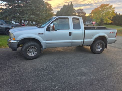 Used 2003 Ford F350 XLT image 1