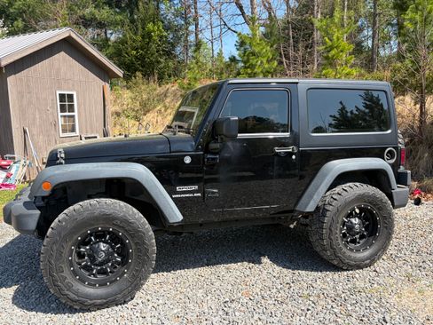 Used 2013 Jeep Wrangler Sport image 9