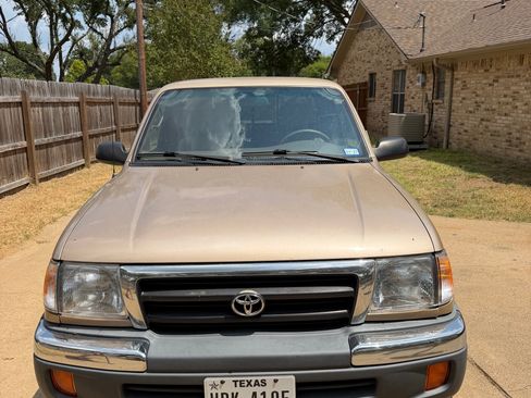 Used 2000 Toyota Tacoma PreRunner w/ Value Pkg RWD image 4