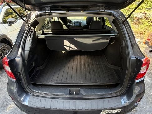 Used 2017 Subaru Outback 2.5i Limited AWD/4WD image 6