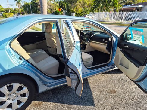 Used 2012 Toyota Camry LE image 6