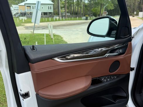 Used 2018 BMW X5 xDrive35d w/ M Sport Package image 12