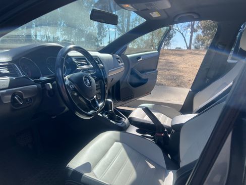 Used 2016 Volkswagen Jetta Sport FWD image 22