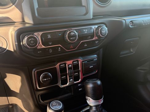 Used 2022 Jeep Wrangler Unlimited Sport image 6