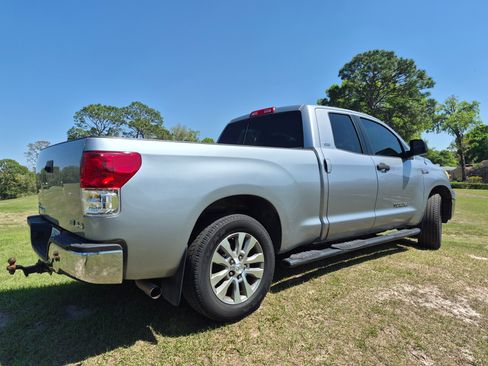 Used 2012 Toyota Tundra SR5 w/ SR5 Pkg image 2