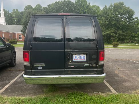 Used 2011 Ford E-350 and Econoline 350 XLT RWD image 8