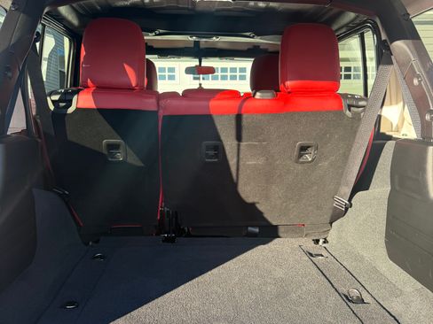Used 2022 Jeep Wrangler Unlimited Sport image 10