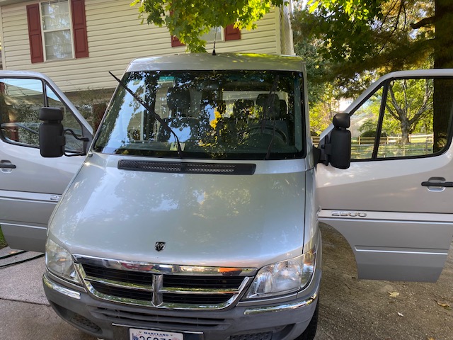 Used 2005 Dodge Sprinter 2500 w/ Cooling Group RWD image 11