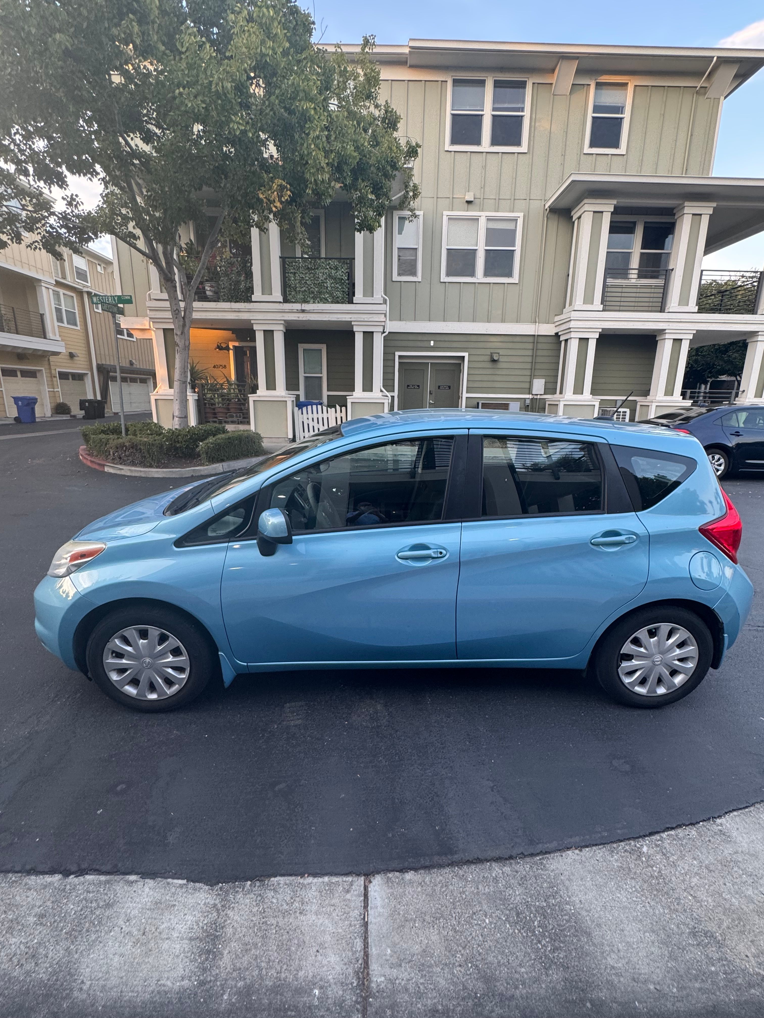 Used 2014 Nissan Versa Note SV w/ Convenience Package FWD image 8