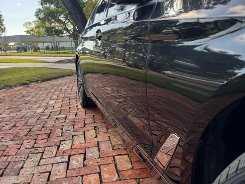 Used 2018 BMW 530i xDrive w/ Premium Package image 6