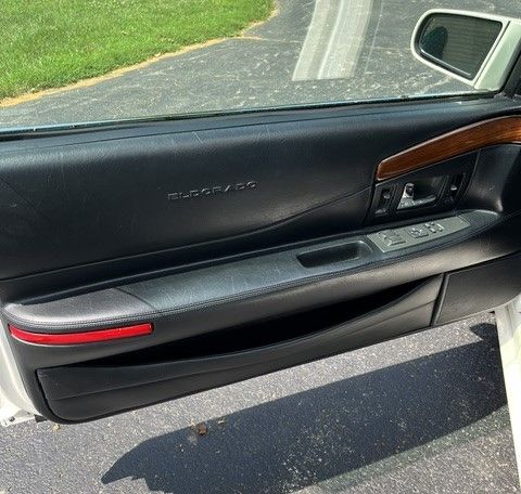 Used 2001 Cadillac Eldorado Touring FWD image 10