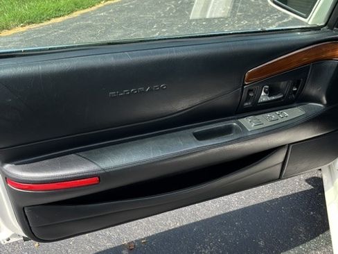 Used 2001 Cadillac Eldorado Touring FWD image 10