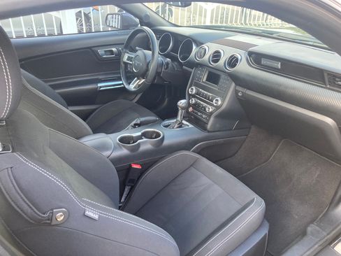 Used 2019 Ford Mustang Coupe RWD image 11