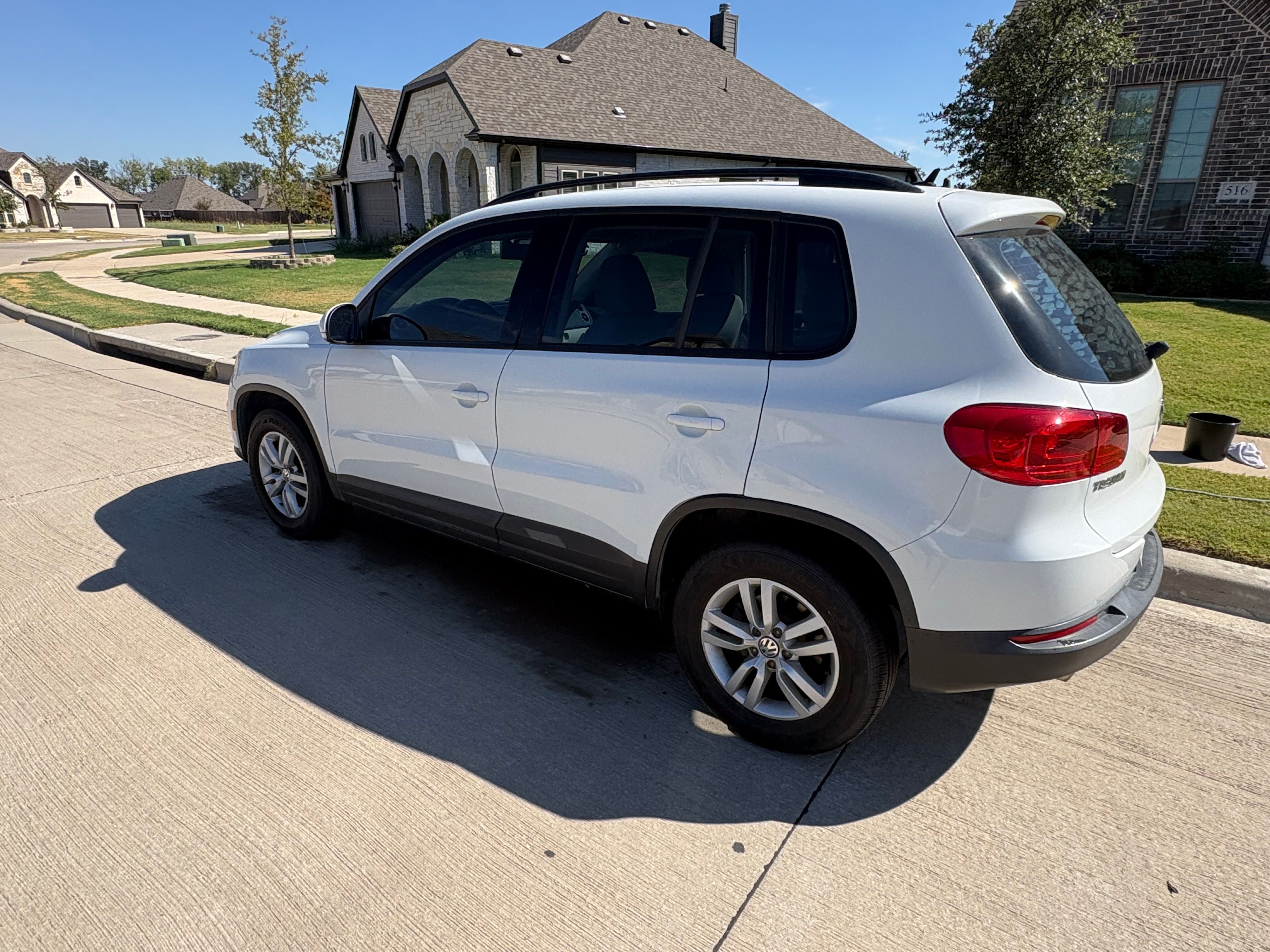 Used 2016 Volkswagen Tiguan S FWD image 2