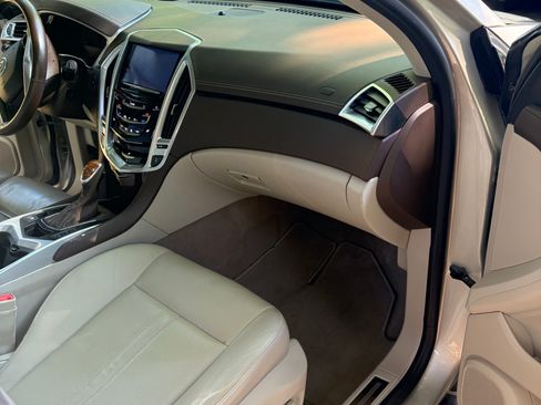 Used 2013 Cadillac SRX Luxury w/ Driver Awareness Package FWD image 10