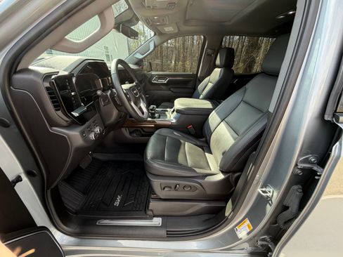 Used 2023 GMC Sierra 1500 Elevation w/ Elevation Premium Package image 16