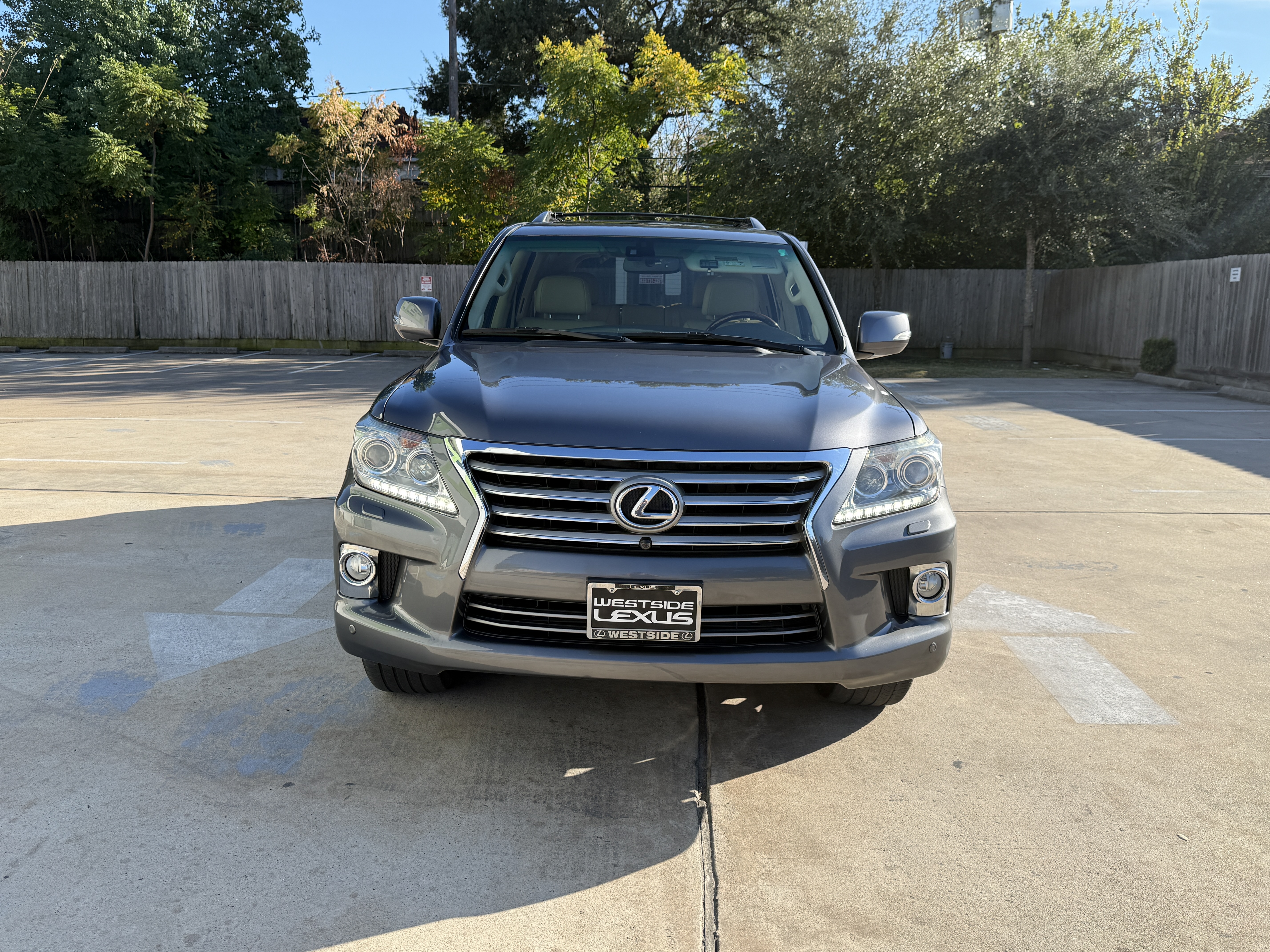 Used 2013 Lexus LX 570 4WD w/ Luxury Pkg image 2