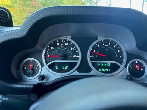 Used 2008 Jeep Wrangler Unlimited Sahara w/ Trailer Tow Group image 17