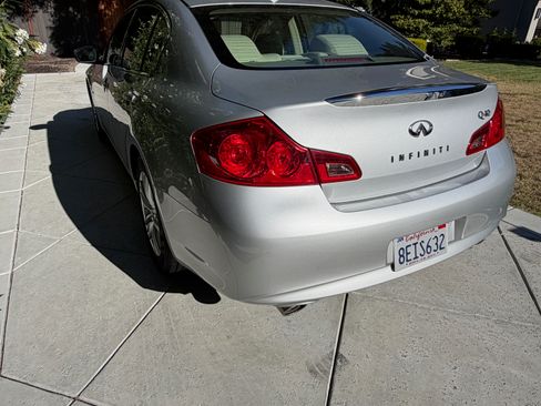 Used 2015 INFINITI Q40 w/ Navigation Package RWD image 5