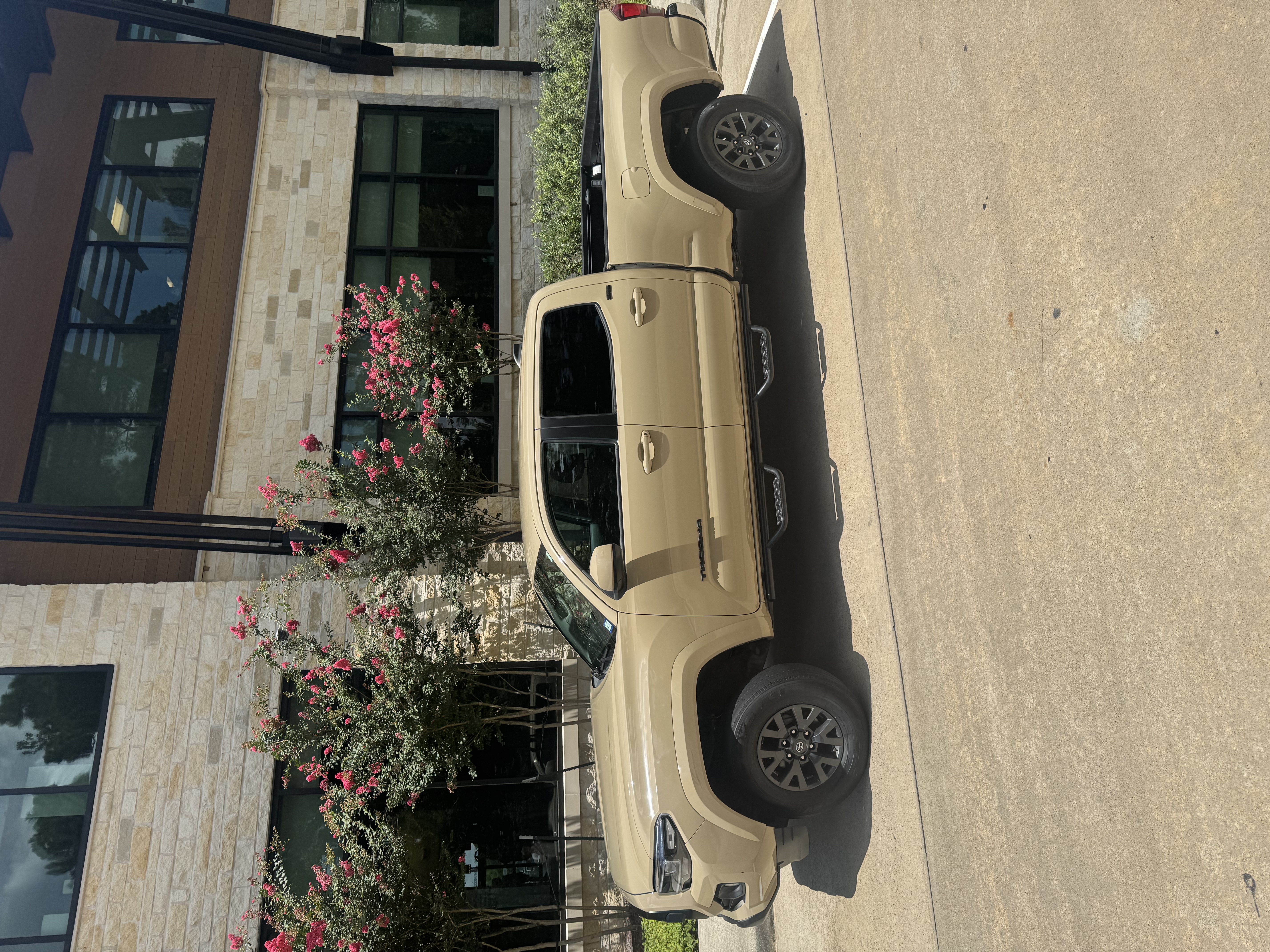 Used 2020 Toyota Tacoma SR5 RWD image 4