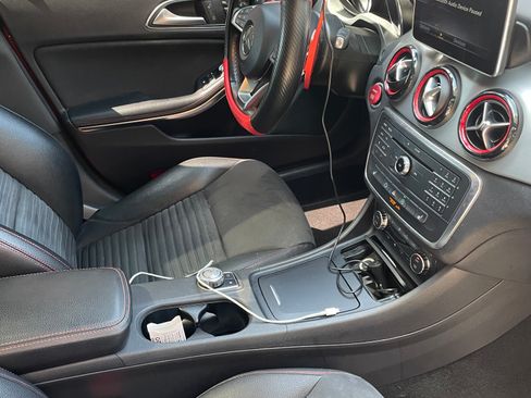 Used 2015 Mercedes-Benz CLA 250 image 9